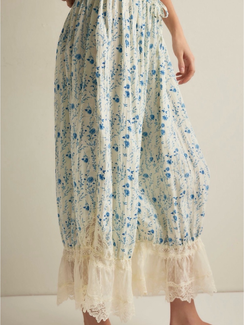 Free People Blue Floral Lace Trim Bloomer Pants XS NWT Style $128 Retail